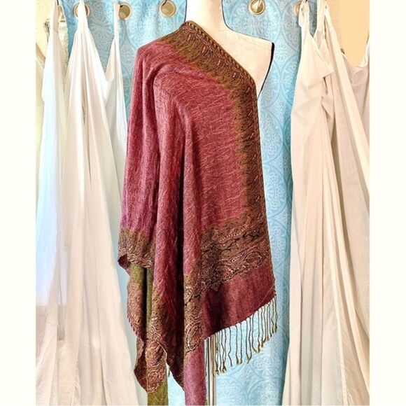 Accessories - Paisley Patterned Pashmina Style Scarf with Fringe